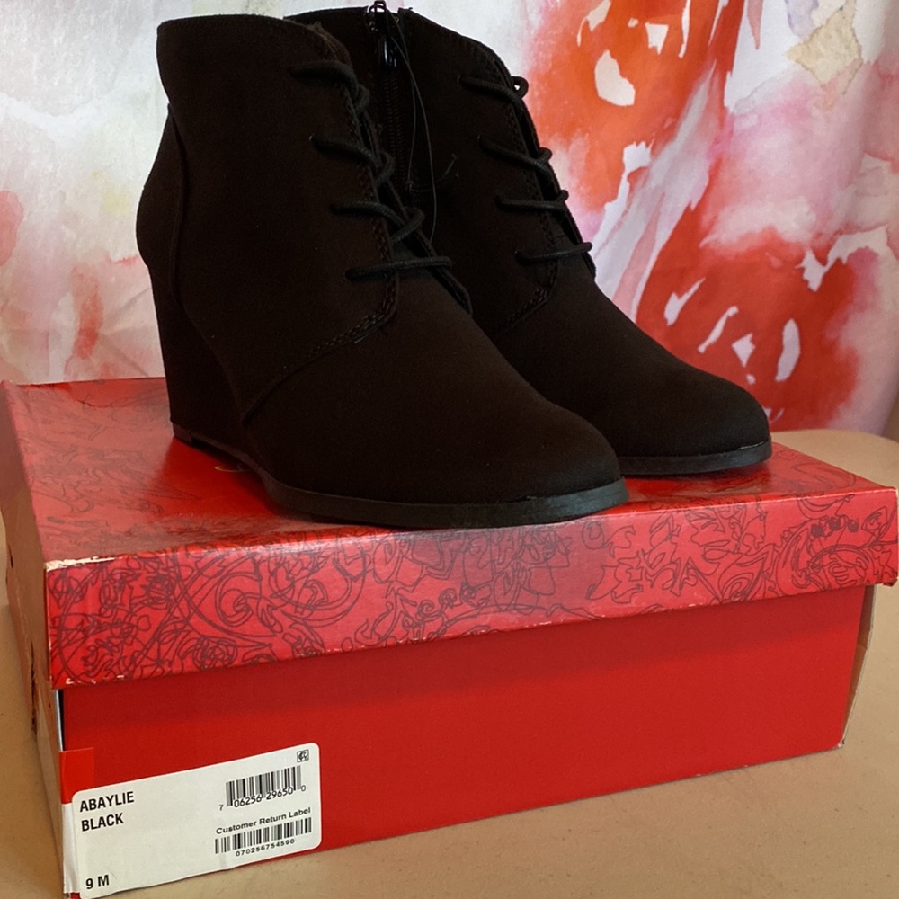 American Rag Black side zipper booties, never worn